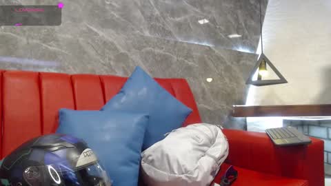 Snapshot of _isaabellaa chatting on 03-12-25, 06:22 Isa online show from 03-12-25, 06:22