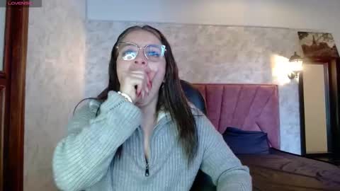 Snapshot of _isaabellaa chatting on 09-12-25, 11:54 Isa online show from 09-12-25, 11:54