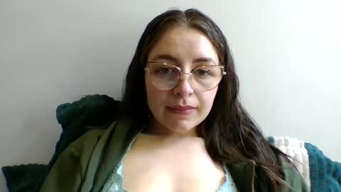 Snapshot of _isaabellaa chatting on 09-30-25, 05:18 Isa online show from 09-30-25, 05:18
