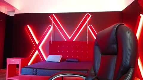 Snapshot of _isaabellaa chatting on 12-05-25, 02:03 Isa online show from 12-05-25, 02:03