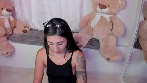 Snapshot of _isabella99_ chatting on 05-23-26, 06:40 Isabella online show from 05-23-26, 06:40