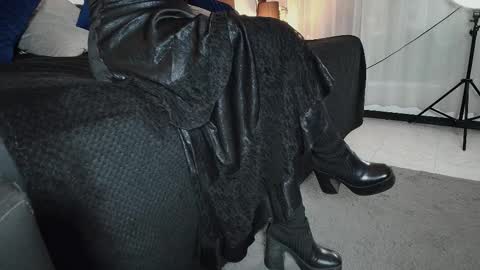 Snapshot of _jade_16 chatting on 02-25-26, 11:31 Miss Jade online show from 02-25-26, 11:31