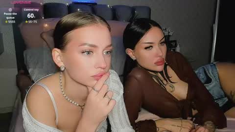 Jess blond and Leila brunette online show from 05-31-26, 10:55