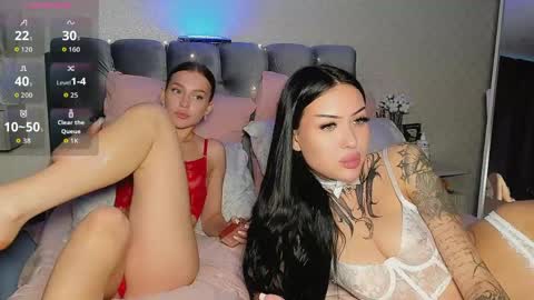 Jess blond and Leila brunette online show from 06-03-26, 04:23