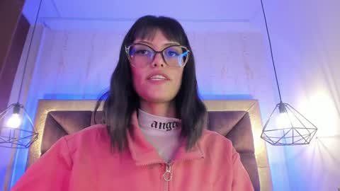 Snapshot of _jessy_moon_ chatting on 12-23-24, 08:03 ... online show from 12-23-24, 08:03