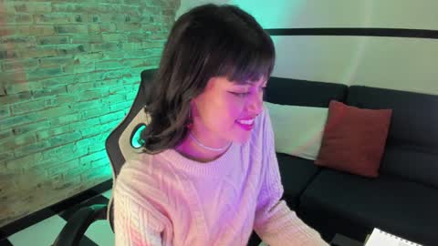 Snapshot of _jessy_moon_ chatting on 02-07-25, 08:10 ... online show from 02-07-25, 08:10