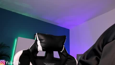 Snapshot of _jessy_moon_ chatting on 09-18-25, 08:00 ... online show from 09-18-25, 08:00