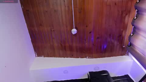 Mia online show from 03-13-26, 10:16