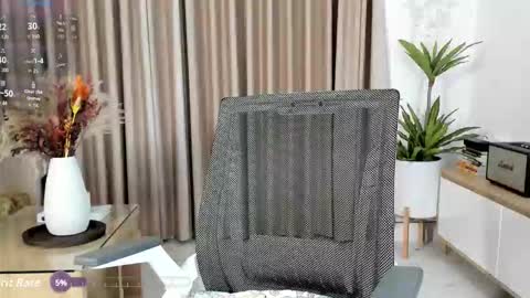 Snapshot of _joliie_ chatting on 11-15-25, 08:27 _joliie_ online show from 11-15-25, 08:27