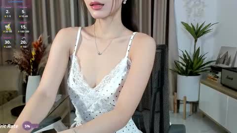 Snapshot of _joliie_ chatting on 11-17-25, 04:35 _joliie_ online show from 11-17-25, 04:35