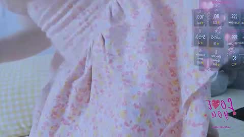 Snapshot of _joly_ chatting on 09-27-25, 05:45 Joly online show from 09-27-25, 05:45