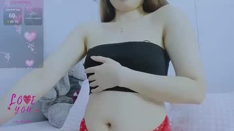 Snapshot of _joly_ chatting on 10-25-25, 02:41 Joly online show from 10-25-25, 02:41