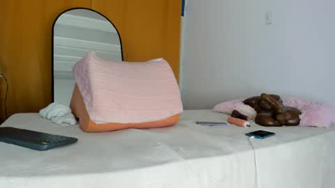 Julieth  online show from 06-08-26, 01:28