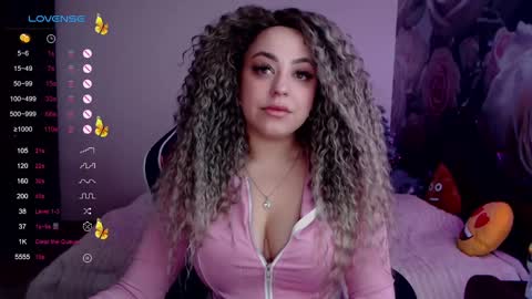 Snapshot of _just_a_queen_3 chatting on 12-14-24, 10:34 _just_a_queen_3 online show from 12-14-24, 10:34