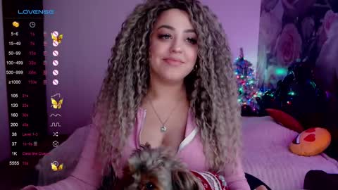 Snapshot of _just_a_queen_3 chatting on 12-14-24, 06:20 _just_a_queen_3 online show from 12-14-24, 06:20