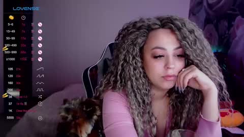 Snapshot of _just_a_queen_3 chatting on 12-31-24, 08:59 _just_a_queen_3 online show from 12-31-24, 08:59