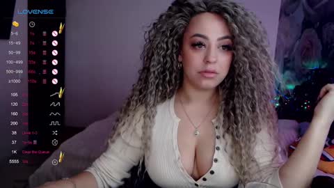 Snapshot of _just_a_queen_3 chatting on 01-02-25, 11:09 _just_a_queen_3 online show from 01-02-25, 11:09