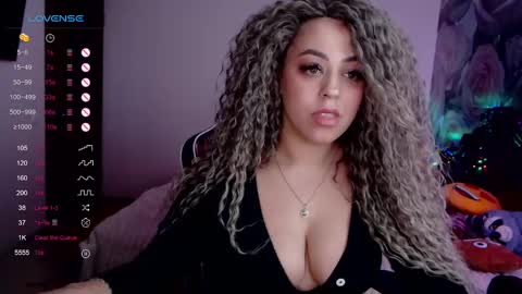 Snapshot of _just_a_queen_3 chatting on 01-02-25, 06:56 _just_a_queen_3 online show from 01-02-25, 06:56