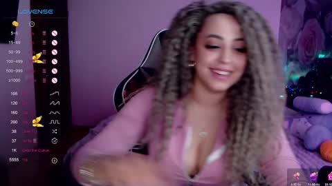 Snapshot of _just_a_queen_3 chatting on 01-13-25, 07:53 _just_a_queen_3 online show from 01-13-25, 07:53