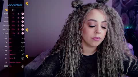 Snapshot of _just_a_queen_3 chatting on 01-22-25, 06:20 _just_a_queen_3 online show from 01-22-25, 06:20