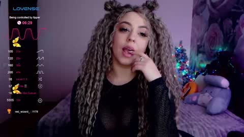 Snapshot of _just_a_queen_3 chatting on 01-22-25, 09:21 _just_a_queen_3 online show from 01-22-25, 09:21