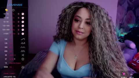 Snapshot of _just_a_queen_3 chatting on 02-02-25, 01:19 _just_a_queen_3 online show from 02-02-25, 01:19