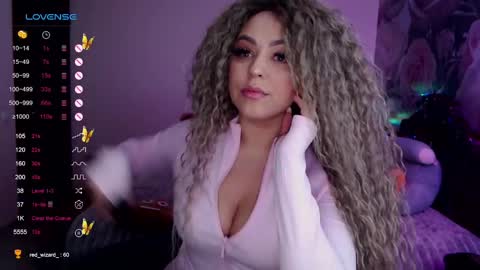 Snapshot of _just_a_queen_3 chatting on 02-04-25, 06:17 _just_a_queen_3 online show from 02-04-25, 06:17