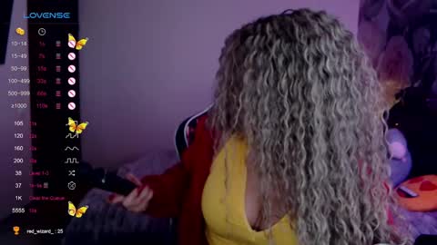 Snapshot of _just_a_queen_3 chatting on 02-08-25, 06:22 _just_a_queen_3 online show from 02-08-25, 06:22