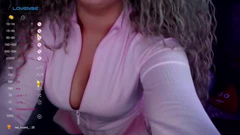 Snapshot of _just_a_queen_3 chatting on 02-12-25, 05:58 _just_a_queen_3 online show from 02-12-25, 05:58