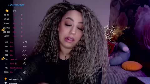 Snapshot of _just_a_queen_3 chatting on 02-21-25, 05:42 _just_a_queen_3 online show from 02-21-25, 05:42