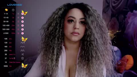 Snapshot of _just_a_queen_3 chatting on 02-24-25, 06:15 _just_a_queen_3 online show from 02-24-25, 06:15