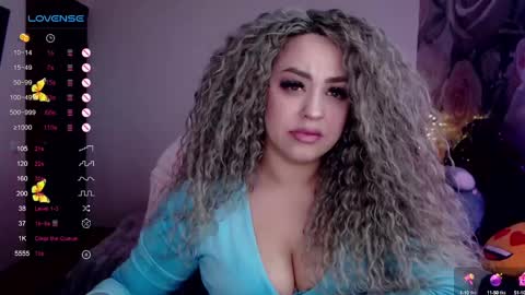 Snapshot of _just_a_queen_3 chatting on 03-04-25, 05:34 _just_a_queen_3 online show from 03-04-25, 05:34