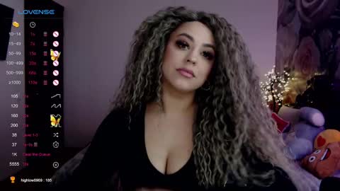 Snapshot of _just_a_queen_3 chatting on 03-05-25, 06:12 _just_a_queen_3 online show from 03-05-25, 06:12