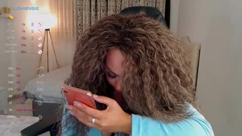 Snapshot of _just_a_queen_3 chatting on 09-26-25, 04:44 _just_a_queen_3 online show from 09-26-25, 04:44