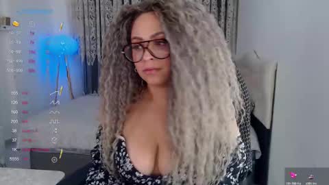 Snapshot of _just_a_queen_3 chatting on 11-03-25, 10:49 _just_a_queen_3 online show from 11-03-25, 10:49