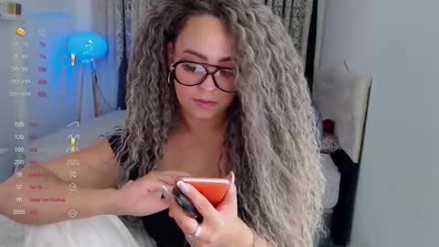 Snapshot of _just_a_queen_3 chatting on 11-10-25, 12:59 _just_a_queen_3 online show from 11-10-25, 12:59