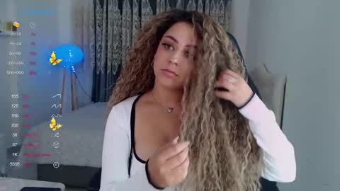 Snapshot of _just_a_queen_3 chatting on 11-14-25, 04:28 _just_a_queen_3 online show from 11-14-25, 04:28