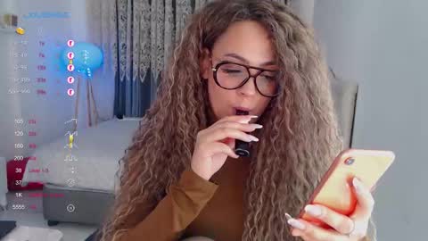 Snapshot of _just_a_queen_3 chatting on 11-18-25, 11:47 _just_a_queen_3 online show from 11-18-25, 11:47