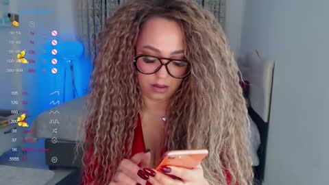 Snapshot of _just_a_queen_3 chatting on 12-16-25, 09:03 _just_a_queen_3 online show from 12-16-25, 09:03