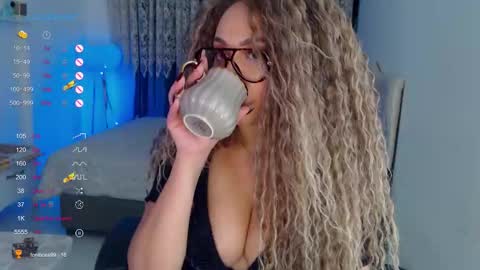 Snapshot of _just_a_queen_3 chatting on 12-19-25, 05:09 _just_a_queen_3 online show from 12-19-25, 05:09