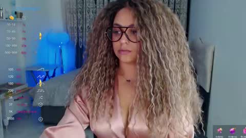 Snapshot of _just_a_queen_3 chatting on 12-21-25, 04:47 _just_a_queen_3 online show from 12-21-25, 04:47