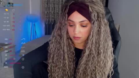 Snapshot of _just_a_queen_3 chatting on 01-09-26, 01:03 _just_a_queen_3 online show from 01-09-26, 01:03