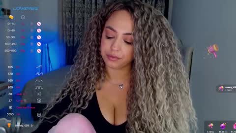 Snapshot of _just_a_queen_3 chatting on 01-12-26, 07:57 _just_a_queen_3 online show from 01-12-26, 07:57