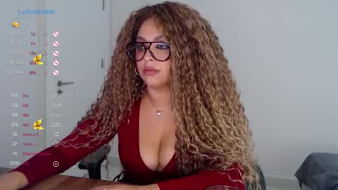 Snapshot of _just_a_queen_3 chatting on 02-19-26, 05:53 _just_a_queen_3 online show from 02-19-26, 05:53