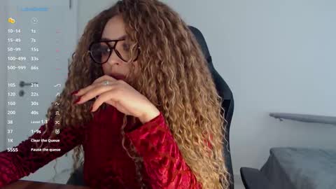 Snapshot of _just_a_queen_3 chatting on 02-27-26, 09:09 _just_a_queen_3 online show from 02-27-26, 09:09