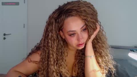 Snapshot of _just_a_queen_3 chatting on 03-06-26, 04:09 _just_a_queen_3 online show from 03-06-26, 04:09