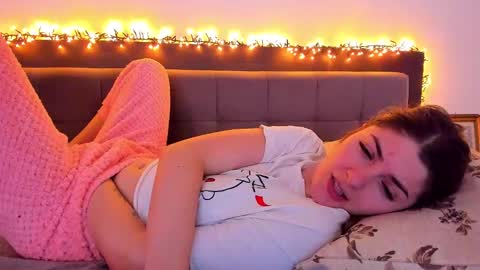 _just_a_simple_girl online show from 02-19-25, 02:23