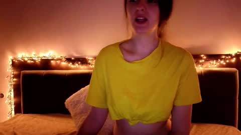 _just_a_simple_girl online show from 03-06-26, 03:25