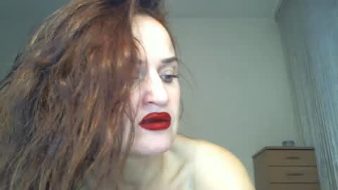 Snapshot of _kapelka_ chatting on 12-30-24, 05:26 KAPELKA online show from 12-30-24, 05:26