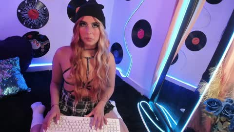 Snapshot of _karine01 chatting on 02-04-25, 03:54 _karine01 online show from 02-04-25, 03:54